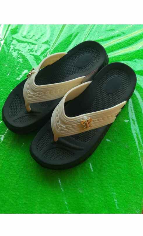 sepatu dan sandal tangerang selatan