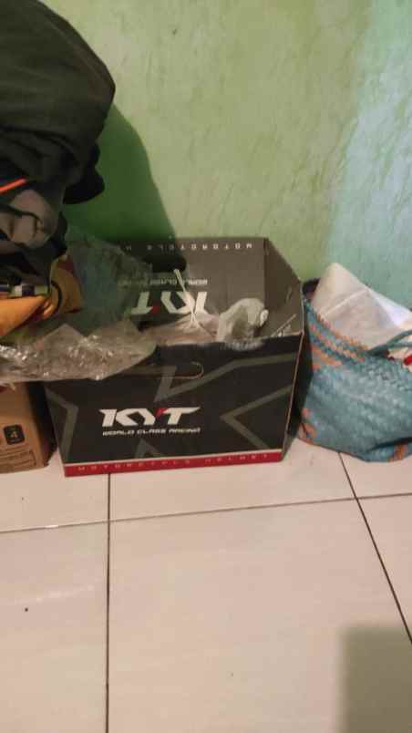 helm dan aksesoris motor bojongsari