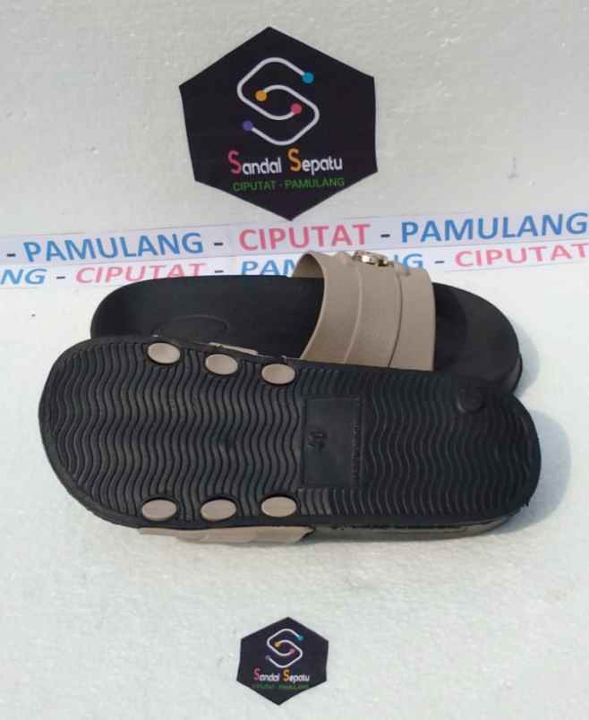 sepatu dan sandal tangerang selatan