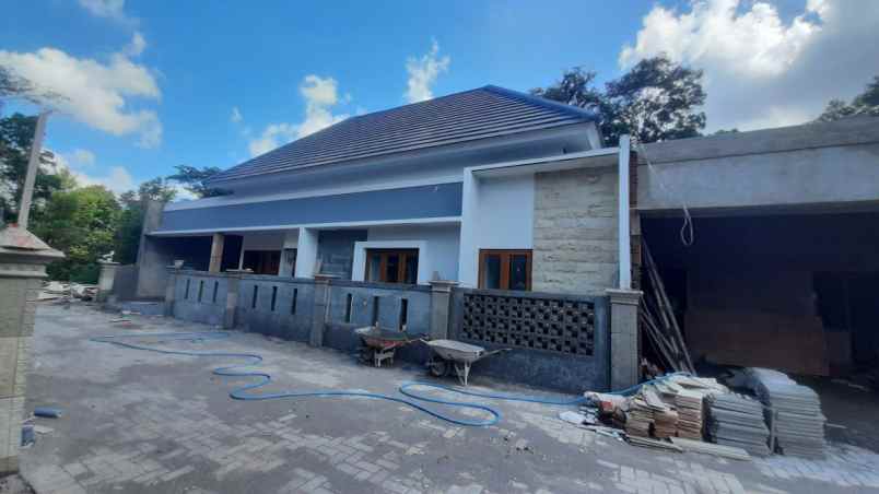 rumah ngemplak