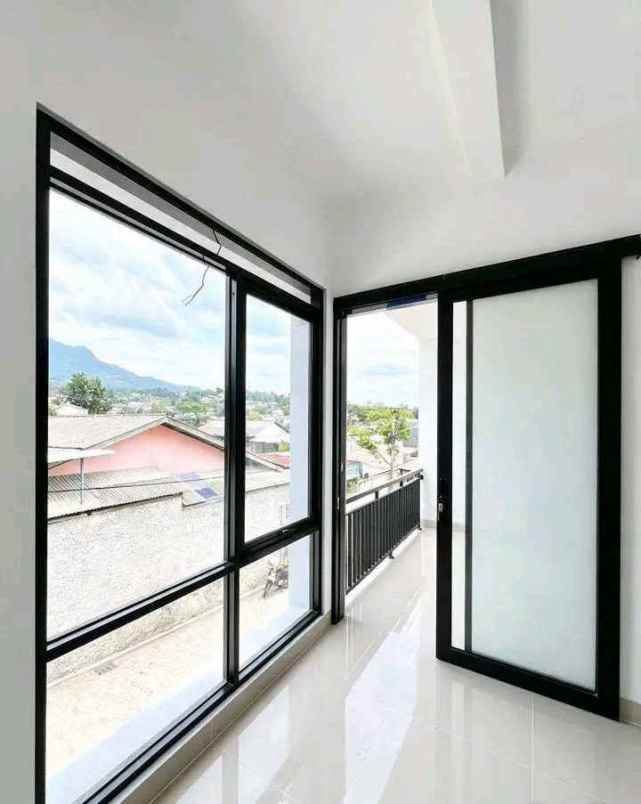 rumah ujung berung