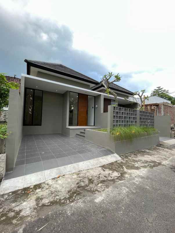 rumah seyegan