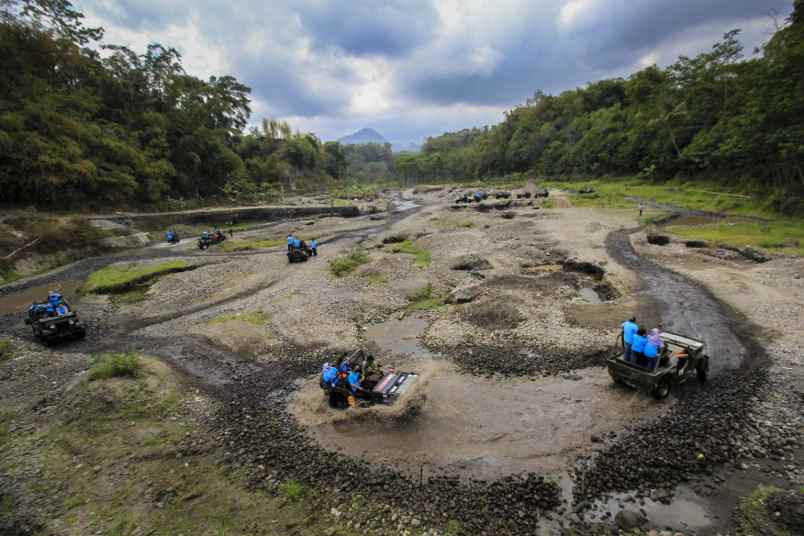 tour dan travel jakarta barat